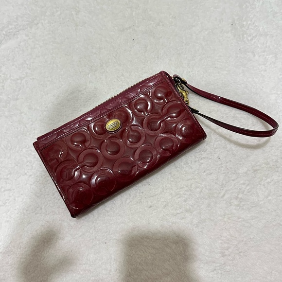 Coach Peyton Op Art  Wristlet - Picture 1 of 7
